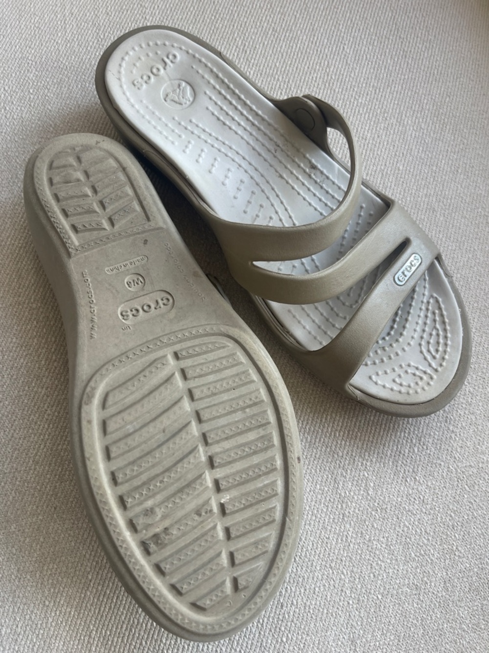 CROCS Serena Slip-On Slide | Size 6 | Cream & White Colorblock | EUC - Picture 4 of 5